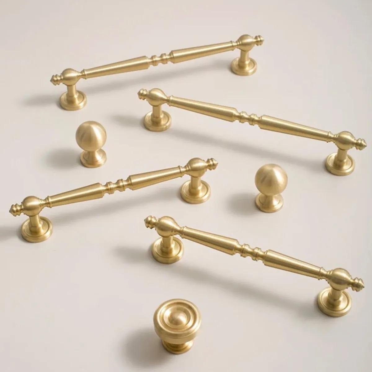 Aurica Knob & Pull Bar