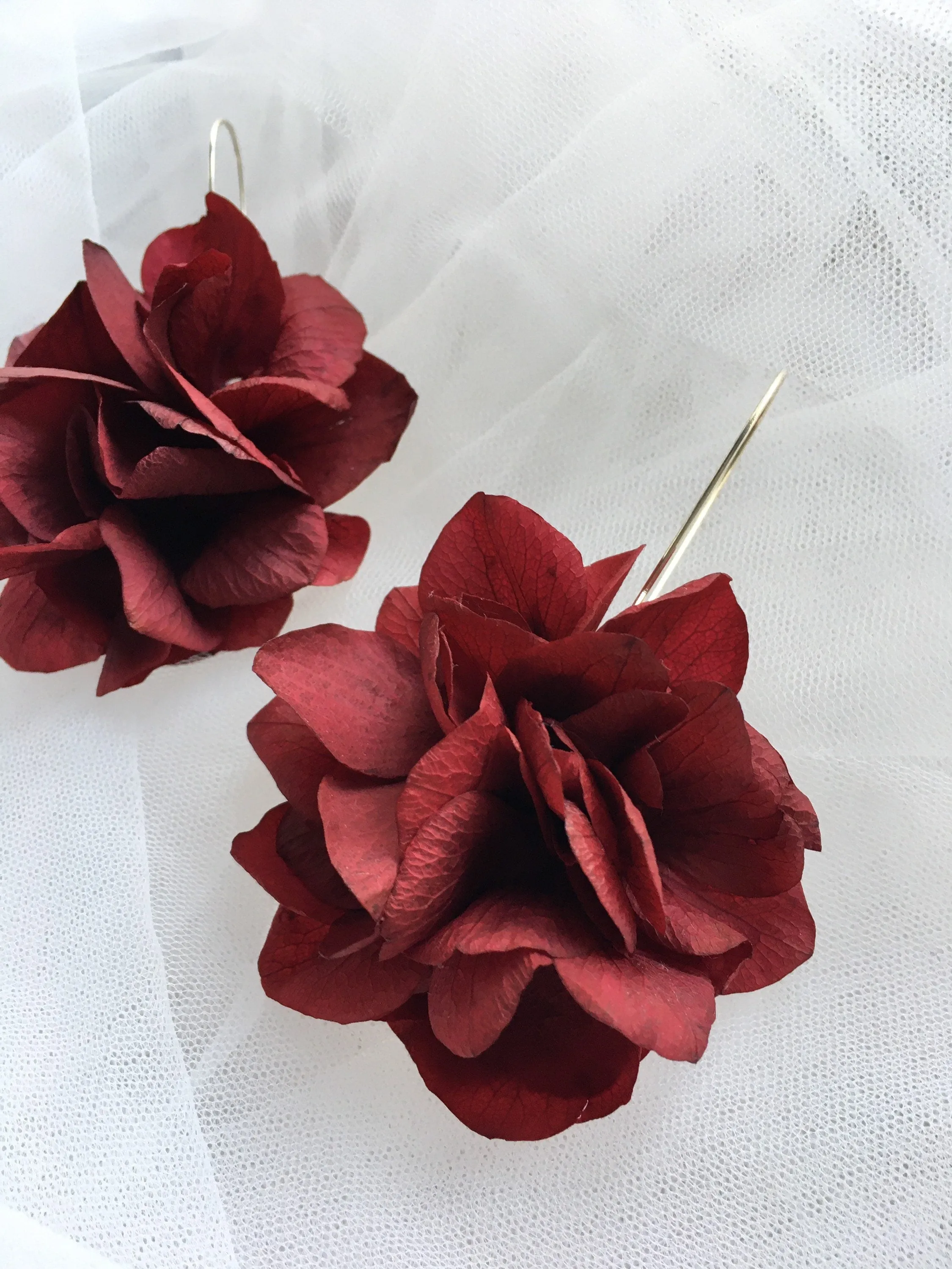 Handmade Red Floral Drop Earring UK, Dry Flower Earrings, Gold Minimal Jewellery, Preserved Hydrangea Burgundy Earrings