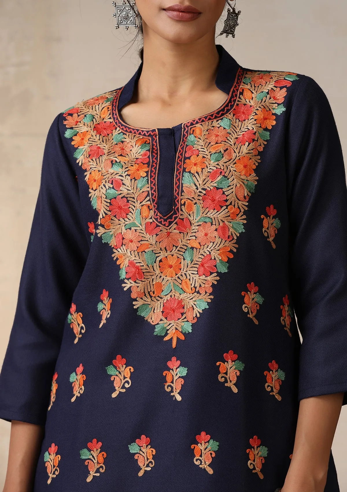 HOC Crafts Woollen Aari Embroidered Solid Women's 2 PC Short Kurta Set - Blue