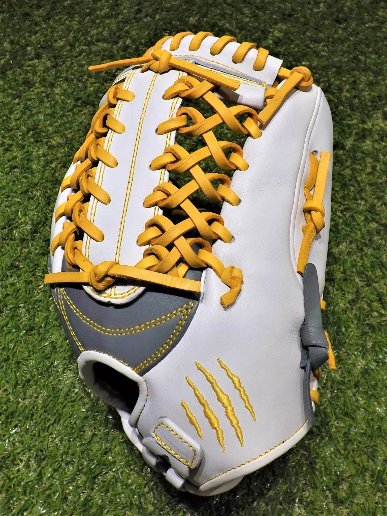 RHT 11.5" T-NET WHITE, GRAY AND YELLOW CINCH WRIST